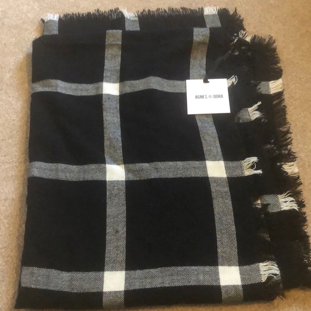 Agnes and Dora large blanket scarf